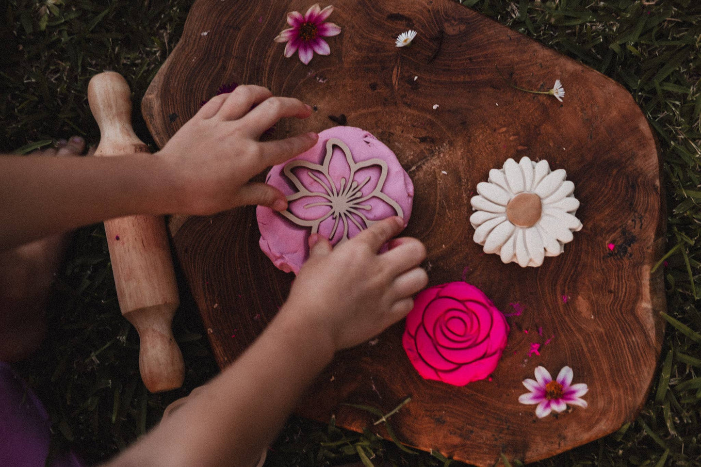 Mixed Flower Cutter Set - Eco Playdough Tool